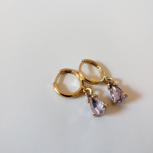 Gold drop earrings with lavender stone - Picture 5 of 8